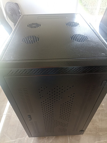 Gabinete Rack Metalico 126.5x70x90 + Multitoma + Bandeja