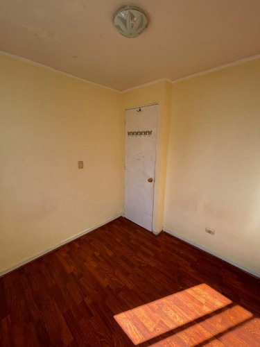 Departamento En Calle Arturo Prat, Metro Matta, Santiago.