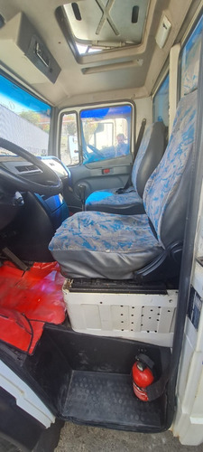 Imagem 10 de 10 de Mb 710 Bau