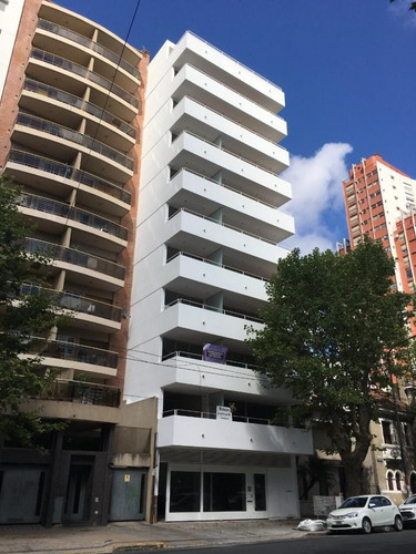 Imagen 1 de 15 de Venta De Departamento 2 Dormitorios Con Cochera En La Plata.