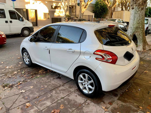Peugeot 208 1.5 Allure Touchscreen 2013