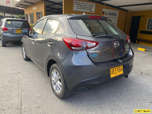 Imagen 3 de 12 de Mazda 2 1.5 Touring