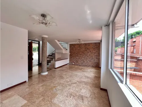 | Ve N T A | Casa En Envigado-unidad Cerrada. La Mejor Ubicación