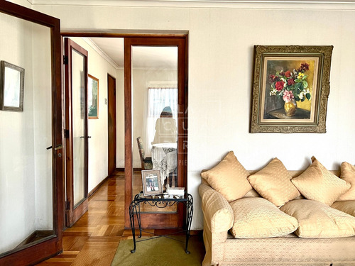 Clásica, Amplios Jardines 5d 3b+servicios