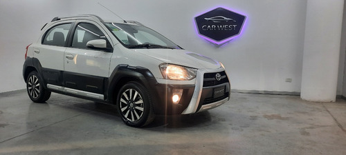 Toyota Etios Cross 1.5 2015 Carwestok