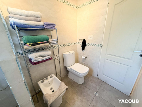 Casa En Venta - 5 Dormitorios 3 Baños - Villa Elvira
