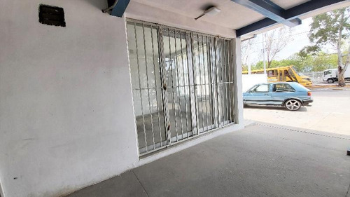 Imagen 4 de 10 de Local Comercial En Planta Baja Frente A La Uteq Al Norte De Querétaro.