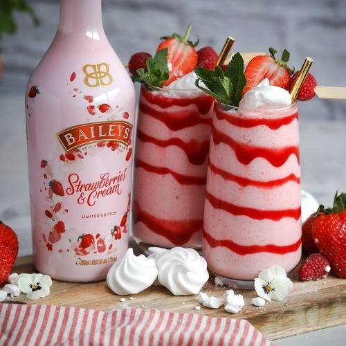 Licor Baileys Strawberries & Cream 700ml N Tequila Rose Frete grátis