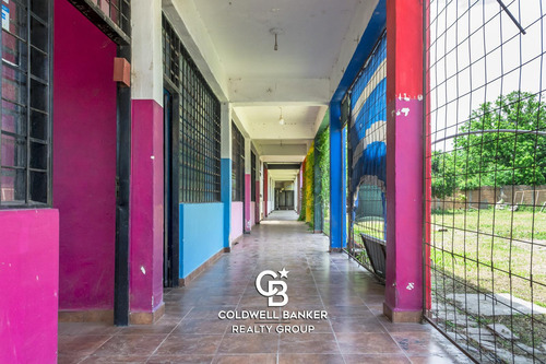 Edificio Comercial En Orán