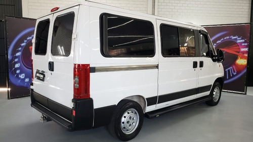 Imagem 2 de 7 de Peugeot Boxer Minibus 2.3 Minibus 16l Diesel. 2011/2012