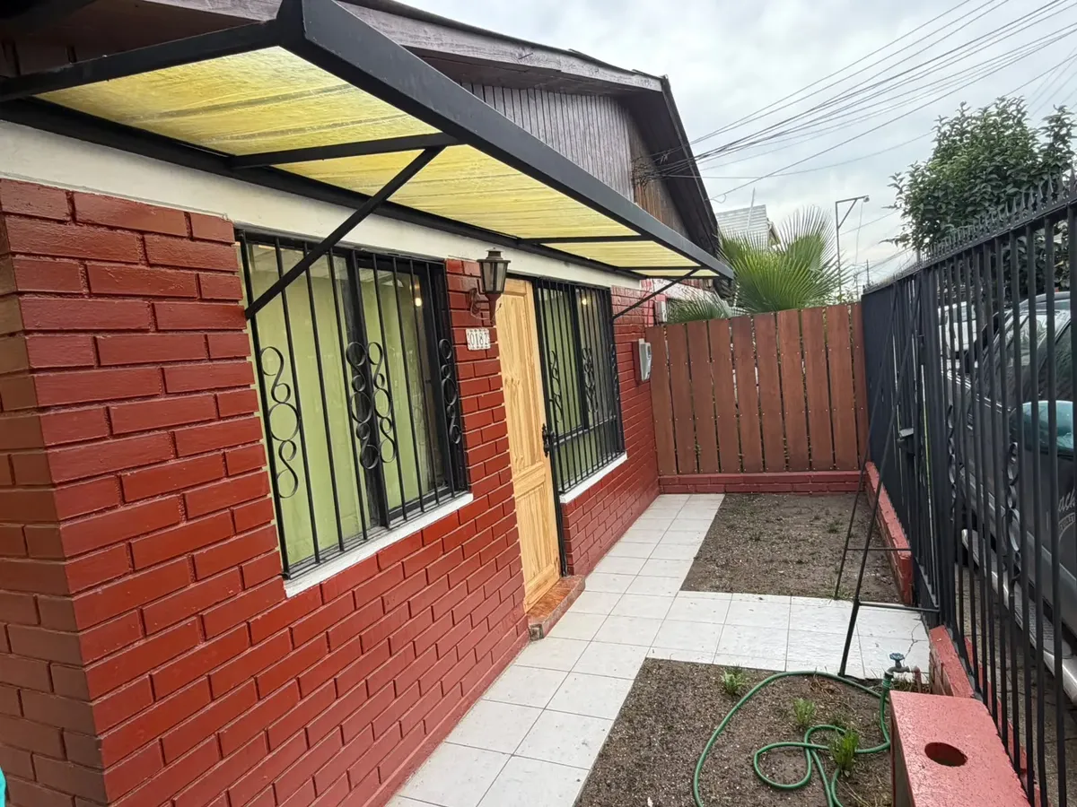 Imagen 1 de 13 de Se Arrienda Casa Recién Remodelada, Amplio Cobertizo,quincho
