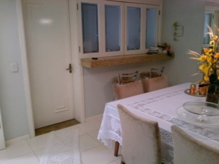 Casa Em Cavalhada Com 3 Dormitórios - Mi11404