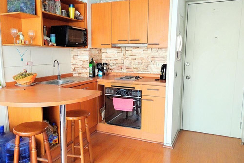 Imagen 2 de 10 de Arriendo Departamento 1d+1b - Metro Santa Ana