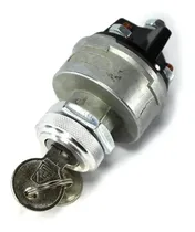 Comprar Llave Contacto Arranque  - Universal Con 2 Llaves Divaio