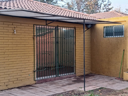 Casa De Un Piso Aislada, 3 Dormitorios Closets, 2 Baño, Ampl