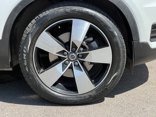 Volvo XC40 D4 Momentum Intro Car