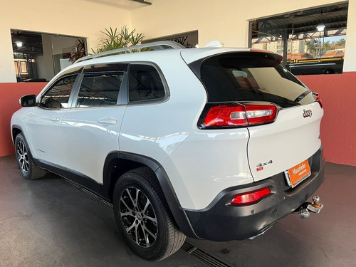 Imagem 4 de 10 de Jeep Cherokee 3.2 Longitude 4x4 V6 24v 2015