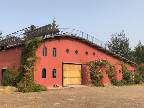 Bodega Con Diseño Sustentable Emplazada En 5000 M2