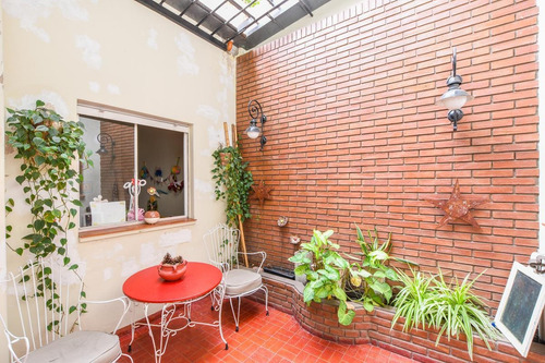 Casa De Pasillo En Venta De 4 Dormitorios Con Parrillero Y Cochera Centro