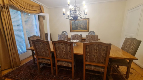 Venta De Hermosa Casa En Sector Residencial. Providencia.
