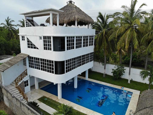 Imagen 1 de 14 de Casa Terreno 1300 M2