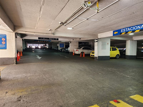 Estacionamiento En Arriendo Metro U De Chile En Santiago