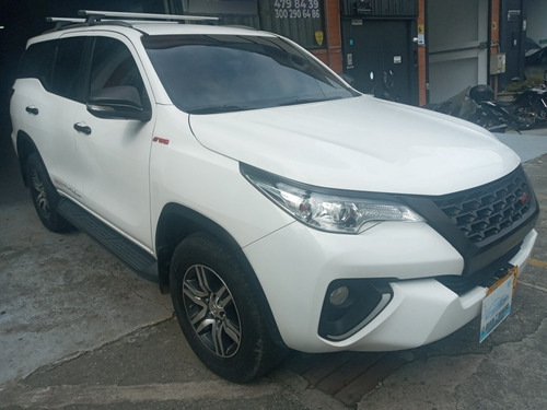 Toyota Fortuner 2.7l Mid