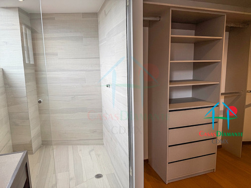 Mariscal Sucre D. Moderno Departamento En Venta Con Terraza Privada