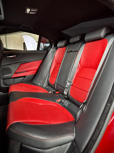 Jaguar XE 2.0 Turbocharged R-Sport Aut.