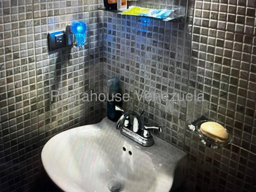 Cs Se Vende Townhouse Dúplex En Puerto Encantado/ Higuerote/ 25-22795