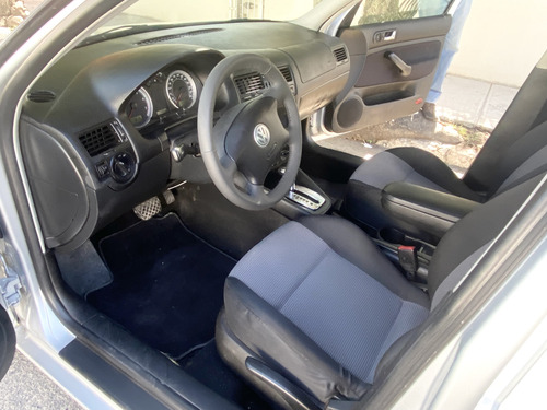 Volkswagen Jetta 2.5 Trendline At
