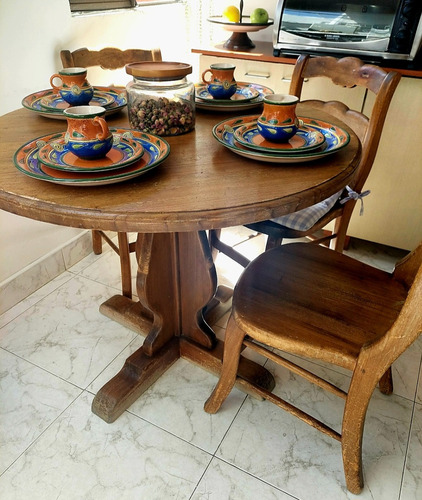 Mesa Comedor Redondo Madera Cuatro Puestos Usado