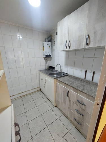 Arriendo Dpto. 2 D- 1 B ; Primer Piso En Condominio Cerrado