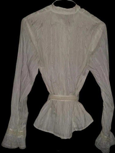 Blusa De Bambula De Seda Con Puntilla Y Terciopelo (Usado)