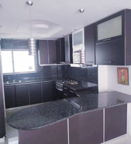 Imagen 2 de 9 de Townhouse De 190 M2 Cerca Del Hotel Hesperia Valencia