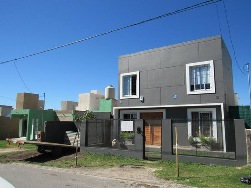 Imagen 2 de 12 de Casa De Tres Dormitorios En La Calera