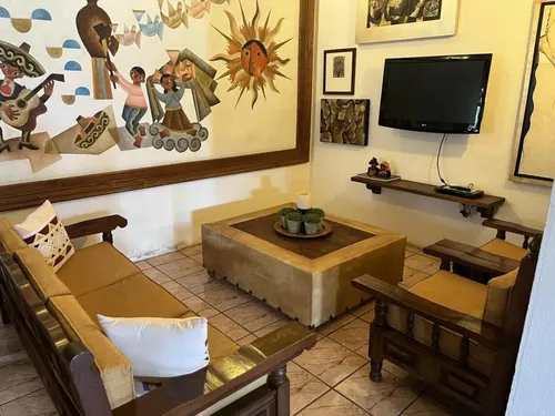 Casa Con Alberca Y 6 Recámaras En El Centro De Tequisquiapan, Querétaro