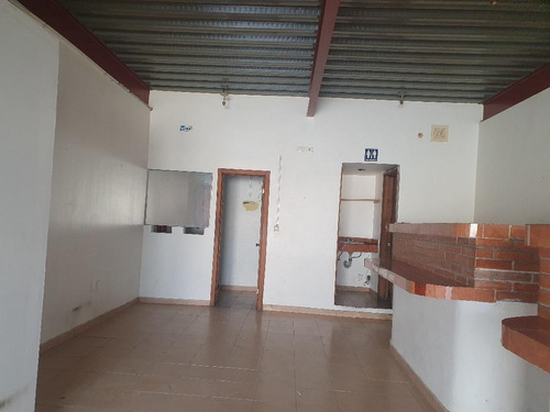 Local Comercial En Renta En Colonia Espíritu Santo, Metepec, Estado De México