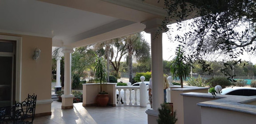 Casa En Venta En Country Lomas De La Carolina