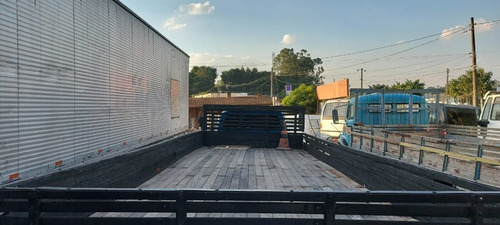 Imagem 8 de 9 de Ford 700 Truck Carroceria