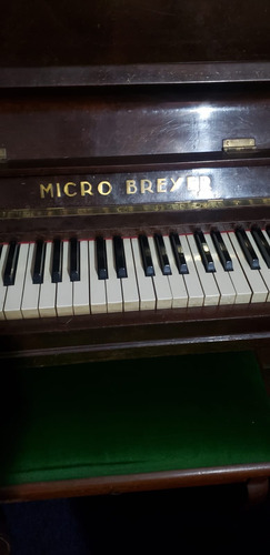 Piano Vertical Micro Breyer