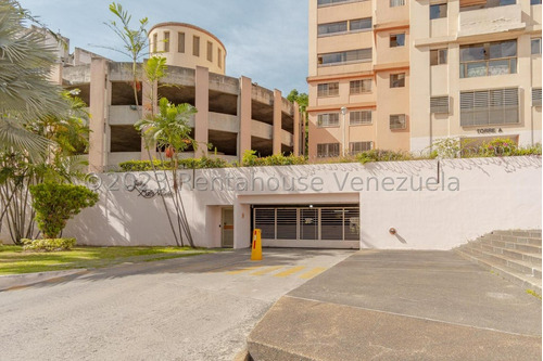 Hermoso Apartamento En Colinas De Bello Monte Remodelado Con Hermosa Vista 24-6162