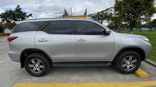 Imagen 8 de 20 de Toyota Fortuner