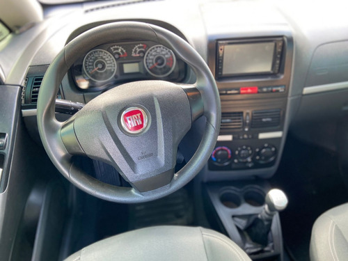 Imagem 7 de 12 de Fiat Idea Attractive 1.4