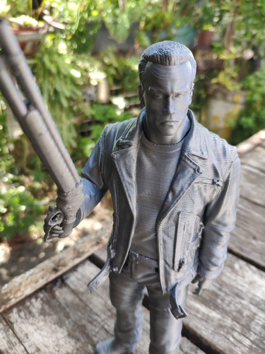 Figura Terminator T-800