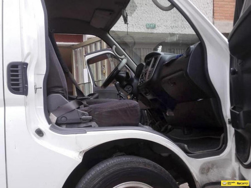 Imagen 12 de 15 de Nissan Urban Van Pasajeros
