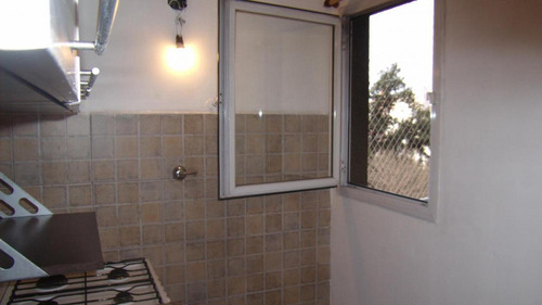 Imagen 6 de 12 de Departamento Monoambiente - Cocina Separada - Balcon - Caste