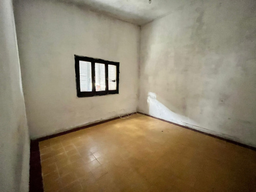 Casa Y 2 Apartamentos Alquilados En El Mismo Padrón Para La Venta. Ideal Para Inversionistas.