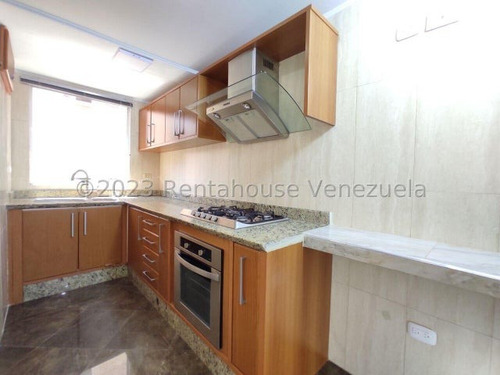 Con Financiamiento San Isidro En Venta En Maracay 23-22670 Wjo