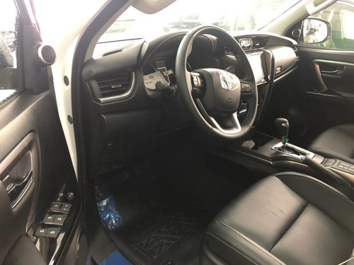 Imagem 8 de 8 de Toyota Hilux Sw4 Srv 4x2 2.7 Flex 16v Aut.
